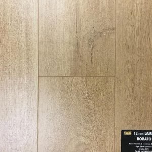 Robato Naf 12 mm Handscraped Laminate