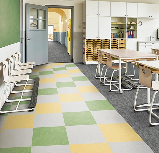 Forbo Marmoleum MCT Tile - MCT 3260 Leaf
