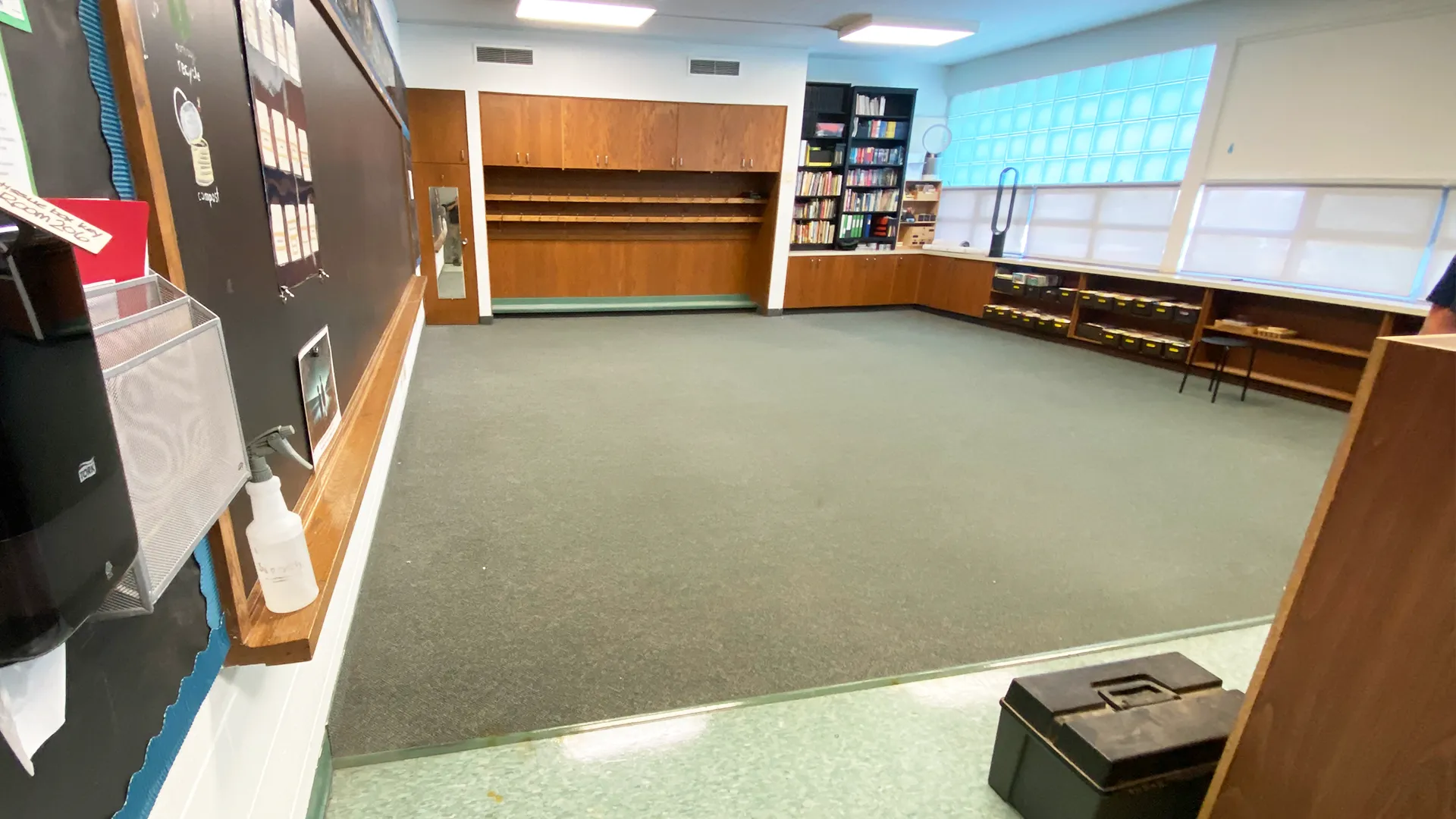 Forbo Marmoleum Flooring Installation in a School Classroom by Petun Flooring